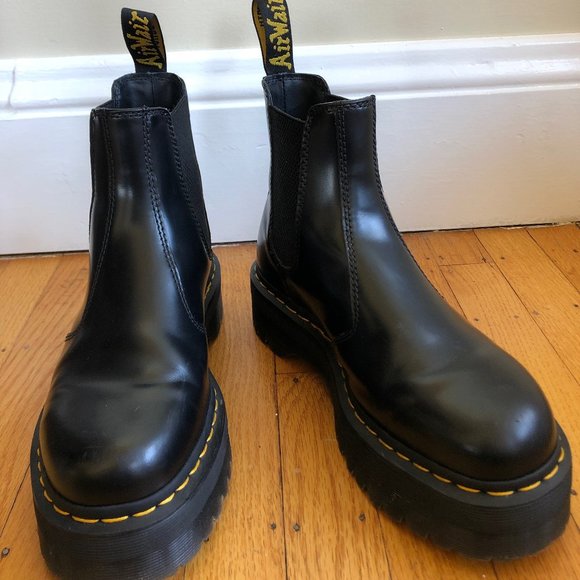 Dr. Martens Shoes - Dr Martens 2976 SMOOTH LEATHER PLATFORM CHELSEA BOOTS